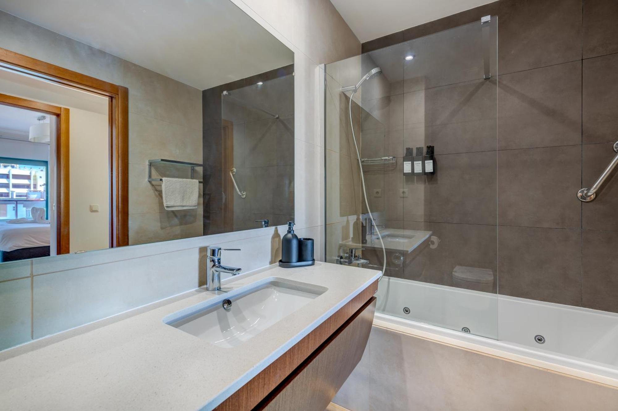 Sunscape Rocha Prime - Oceanview - Wifi - Parking Διαμέρισμα Portimão Εξωτερικό φωτογραφία